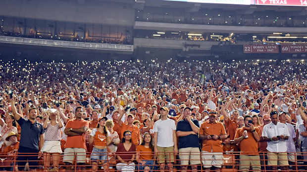 Texas Fan Broll 75